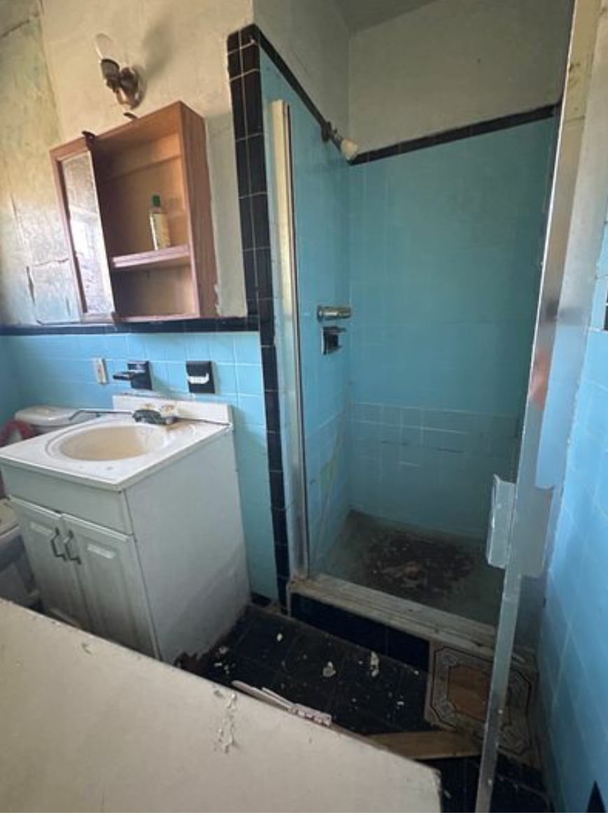 Primary bath before renovation